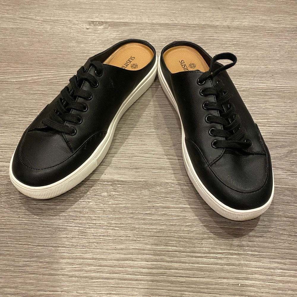 Susina slip on runners. Size 8.